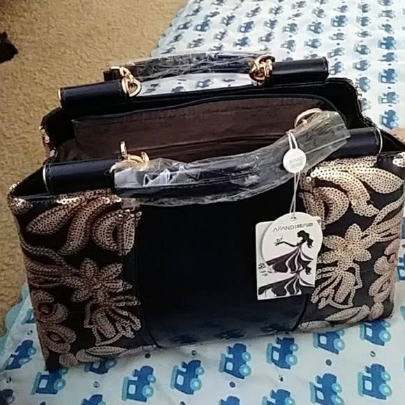 Purse - Picture 7 of 7